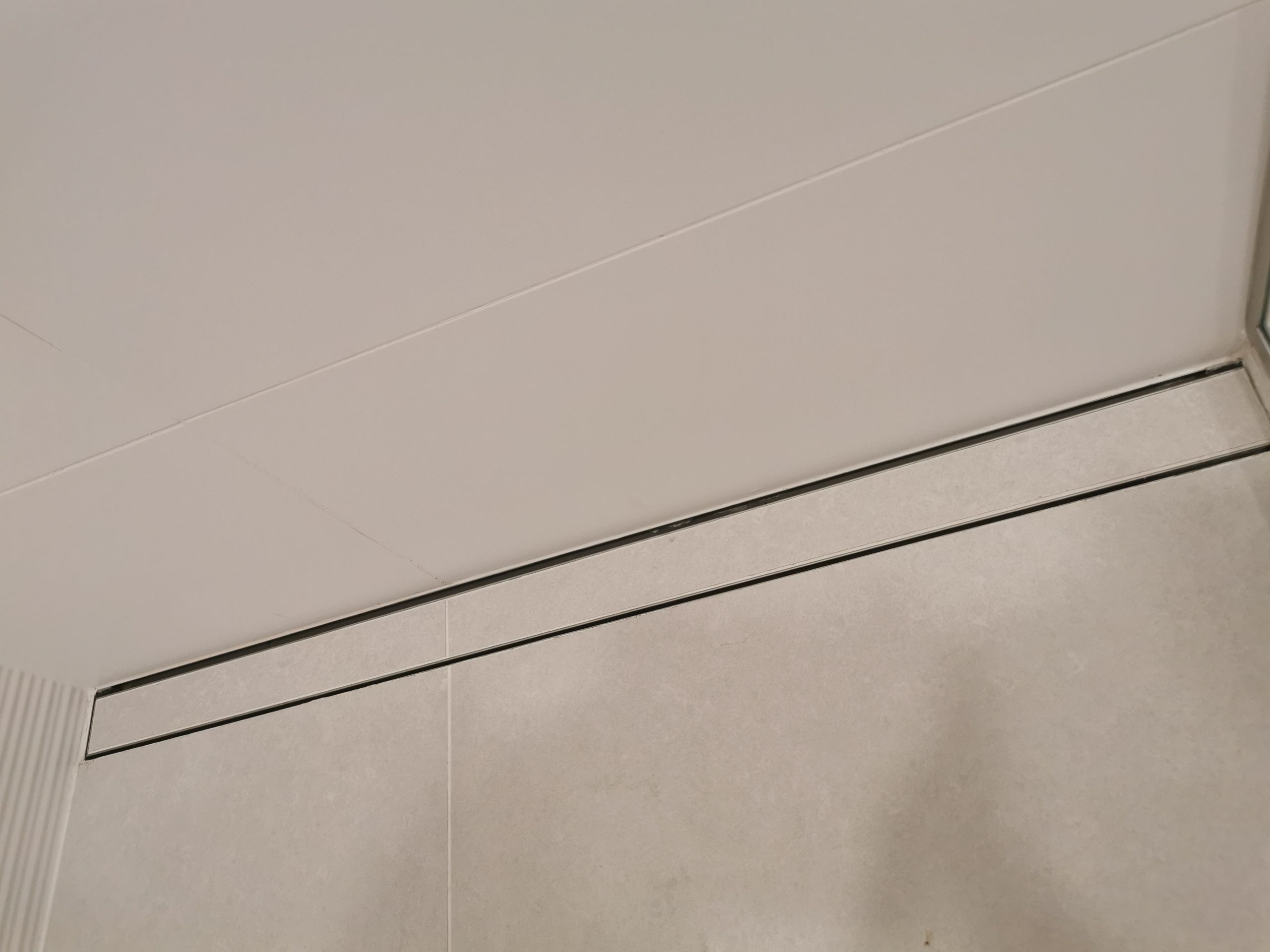 DUŠIRENN BLUELINE TILE L=800, VERTIKAALNE ÄÄRIK DN50